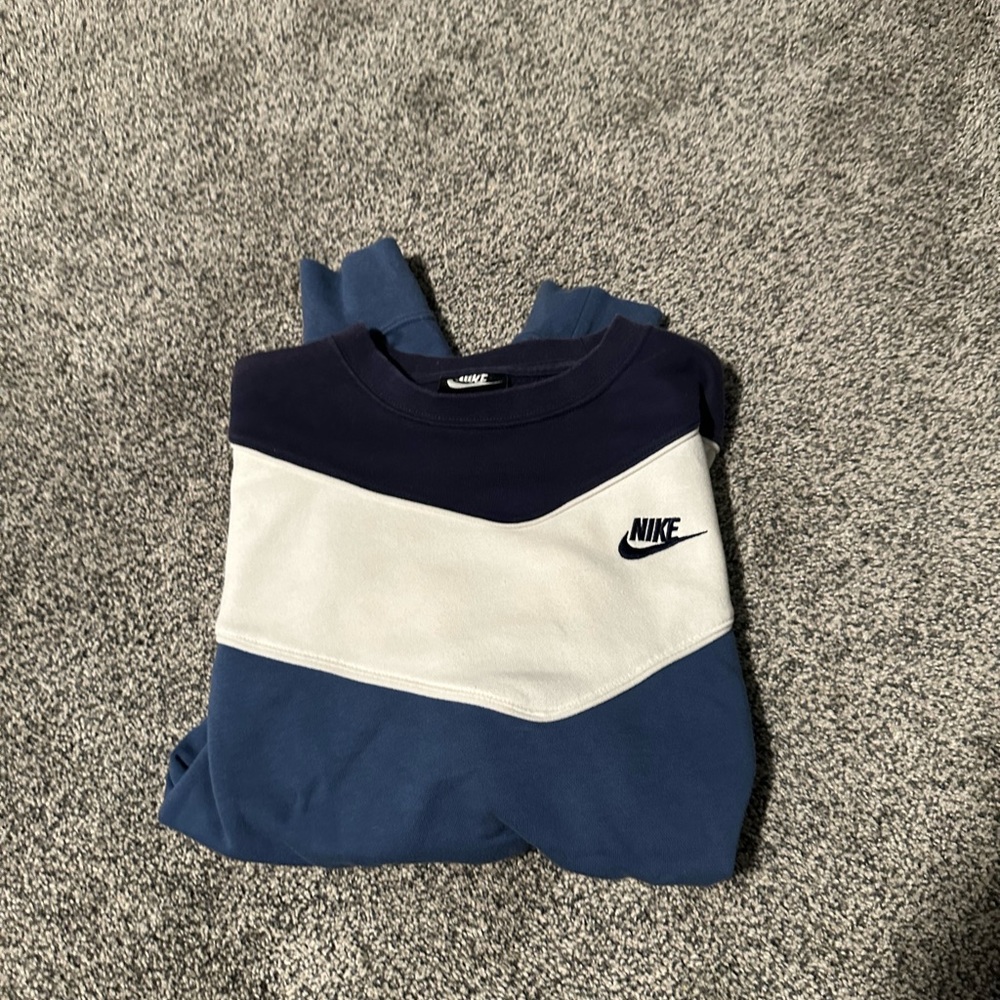 Nike cropped crew neck